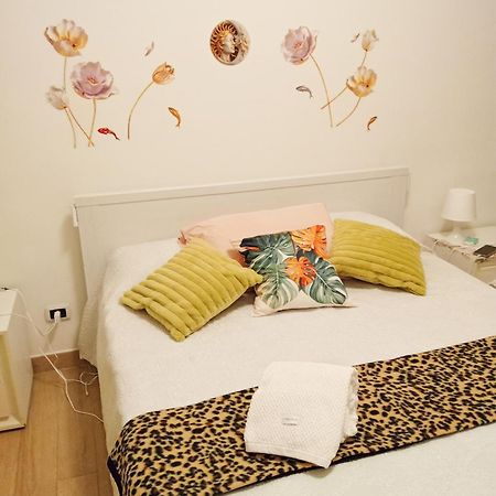 Casa Lady Casa Vacanze Трани Экстерьер фото